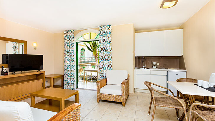 2 Bedrooms Apartment 